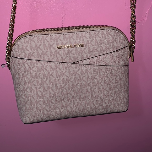 Med size micheal kors bag . - Picture 1 of 2